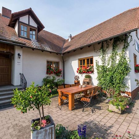 Hofmann'S Apartements & Ferienwohnungen Oberdachstetten Екстер'єр фото