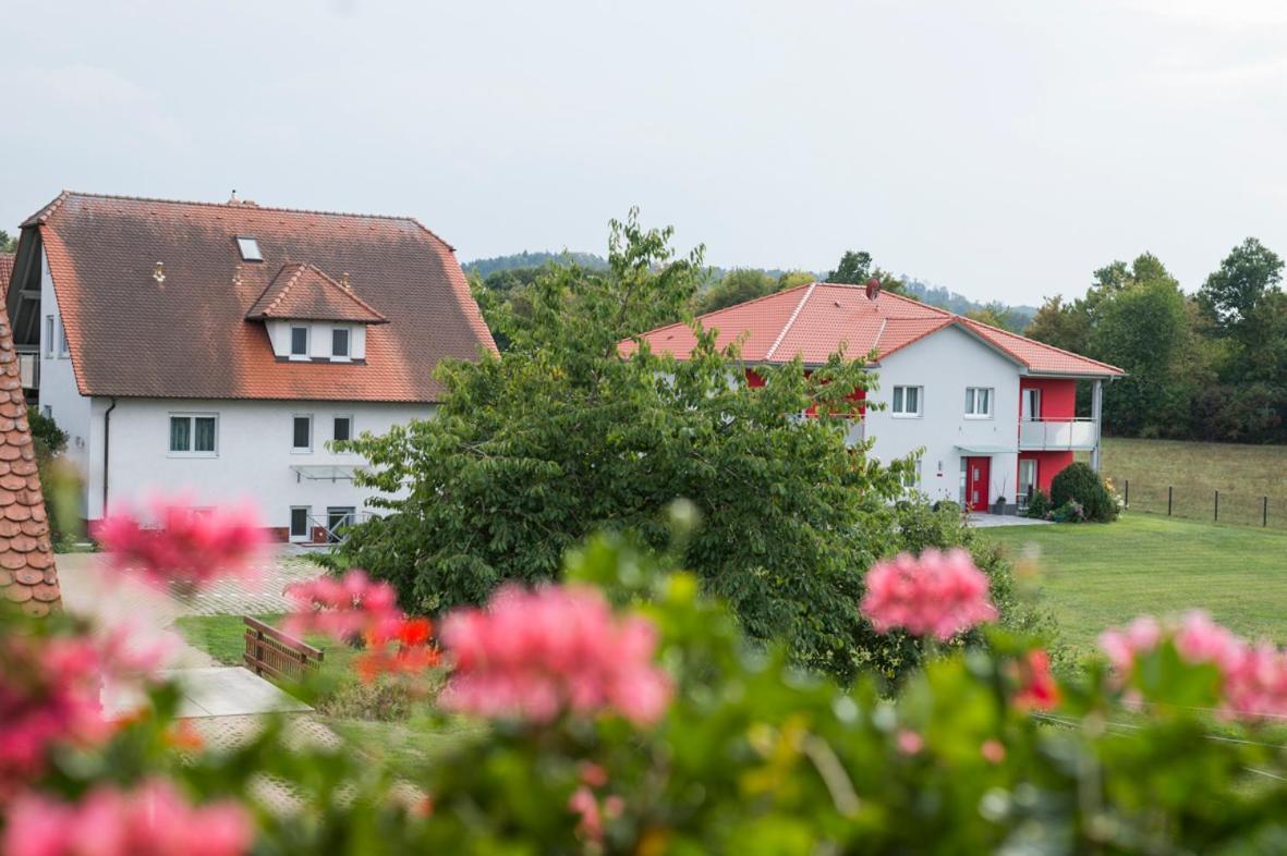 Hofmann'S Apartements & Ferienwohnungen Oberdachstetten Екстер'єр фото
