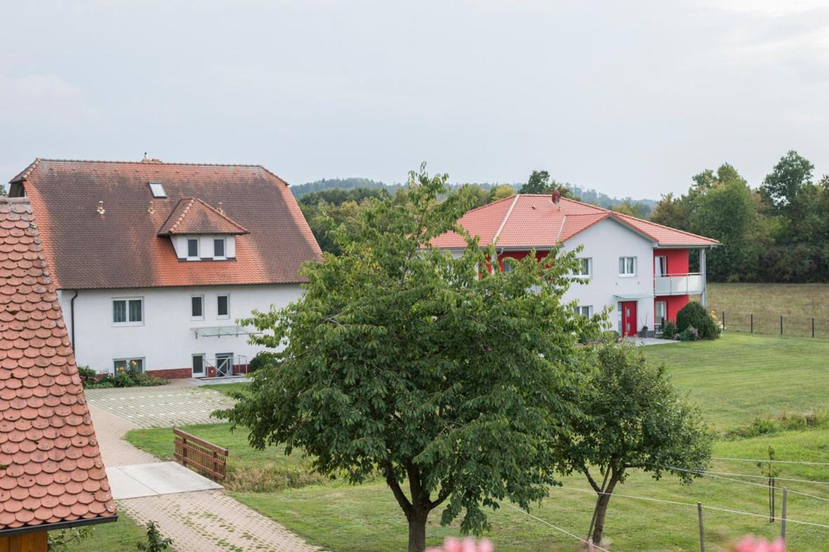 Hofmann'S Apartements & Ferienwohnungen Oberdachstetten Екстер'єр фото