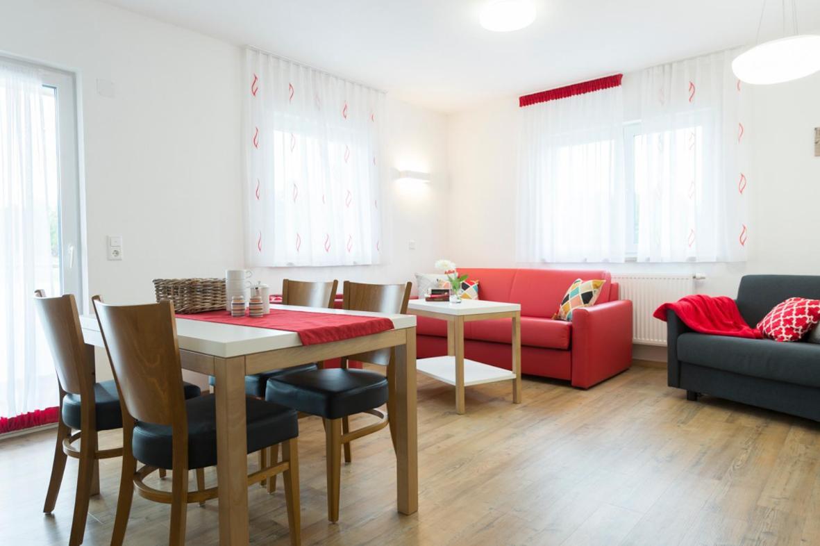 Hofmann'S Apartements & Ferienwohnungen Oberdachstetten Екстер'єр фото